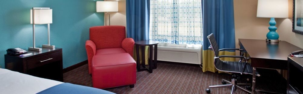 Holiday Inn Express Hotel & Suites North Kansas City By Ihg Exterior foto
