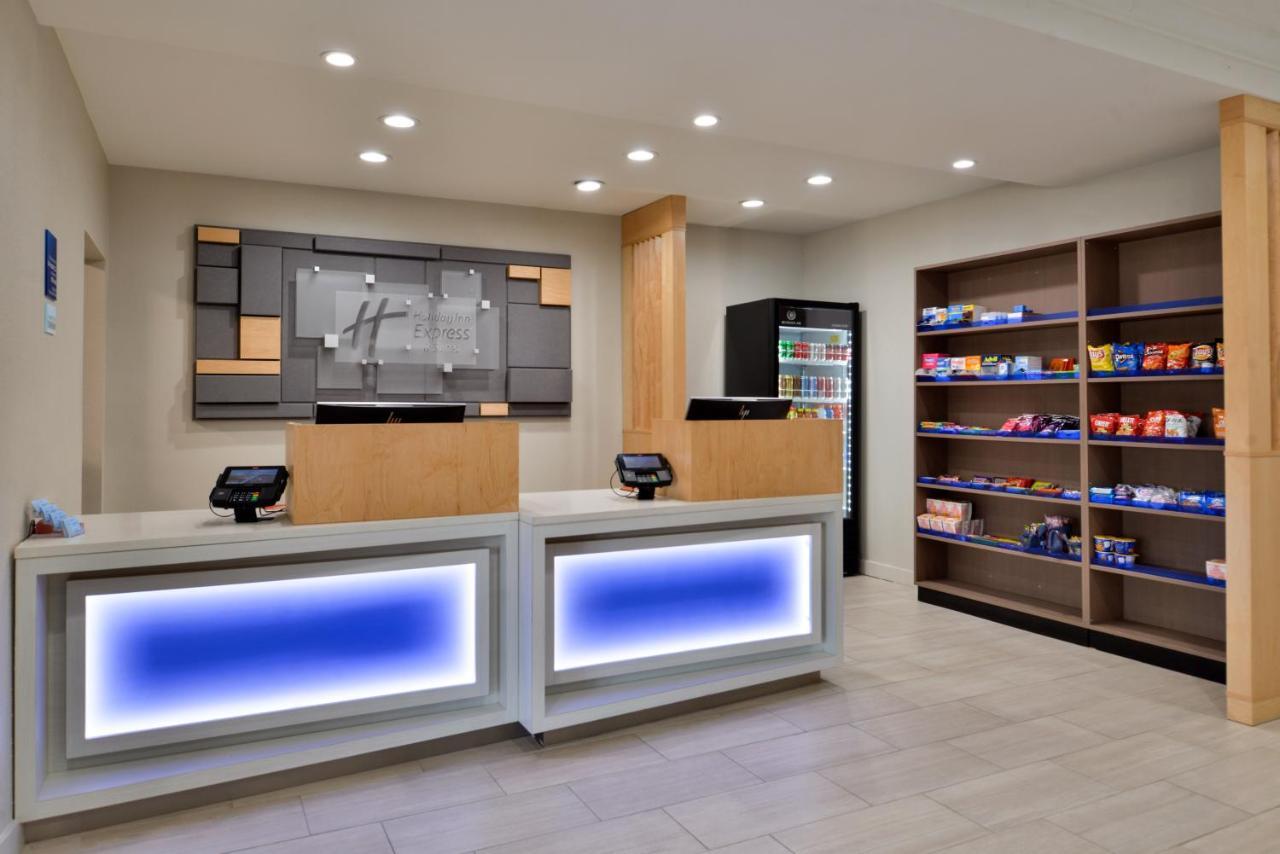 Holiday Inn Express Hotel & Suites North Kansas City By Ihg Exterior foto