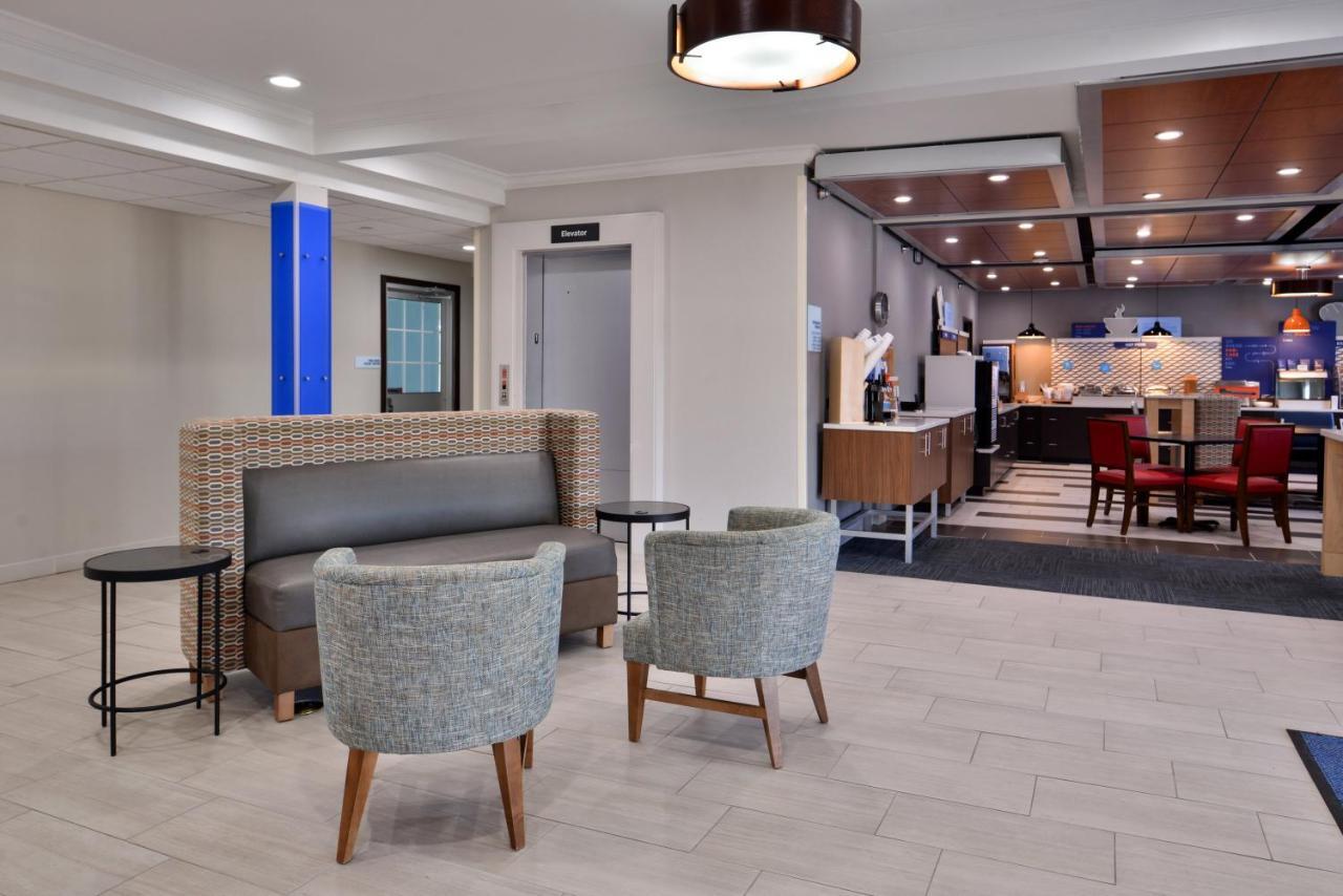 Holiday Inn Express Hotel & Suites North Kansas City By Ihg Exterior foto