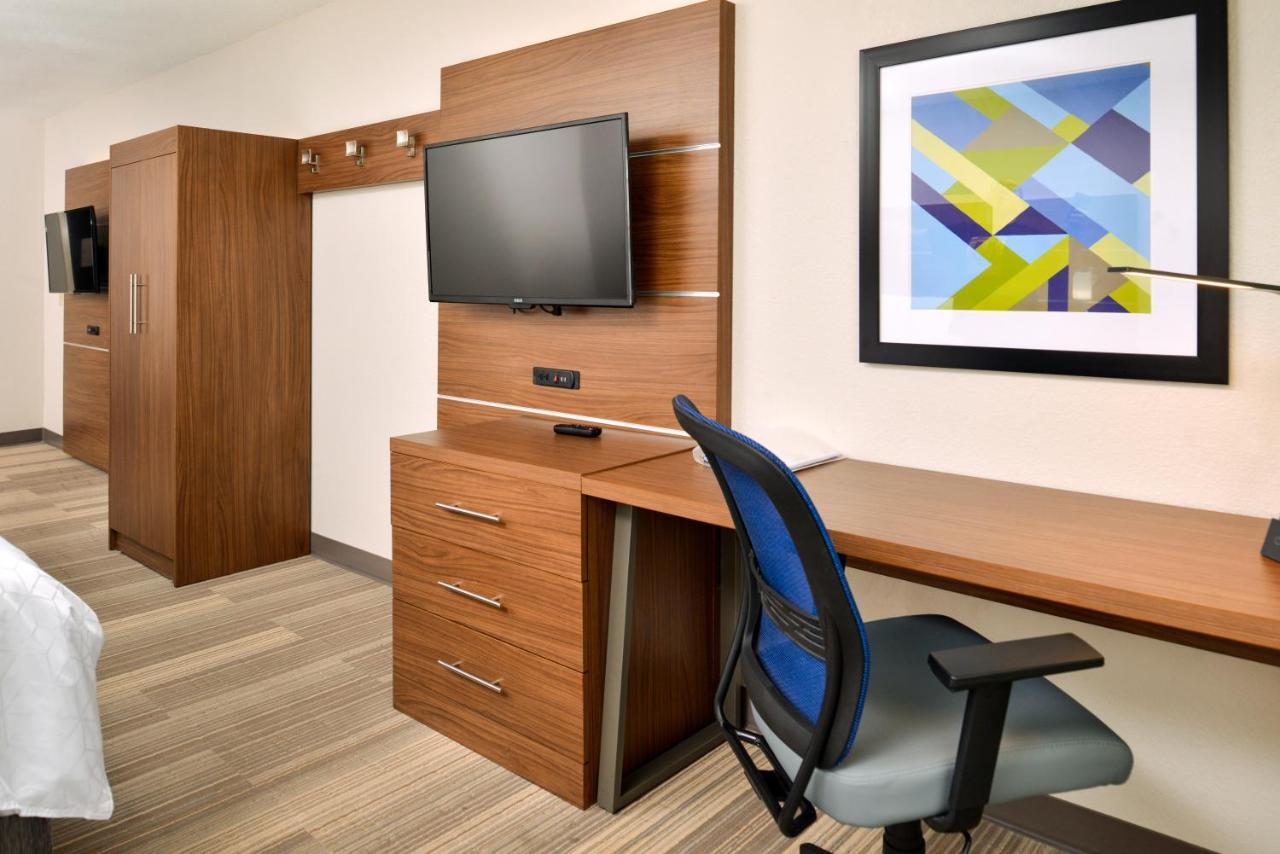 Holiday Inn Express Hotel & Suites North Kansas City By Ihg Exterior foto