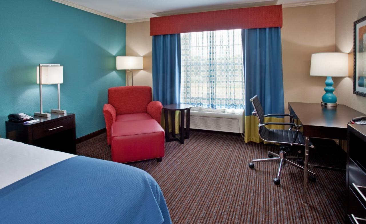 Holiday Inn Express Hotel & Suites North Kansas City By Ihg Exterior foto